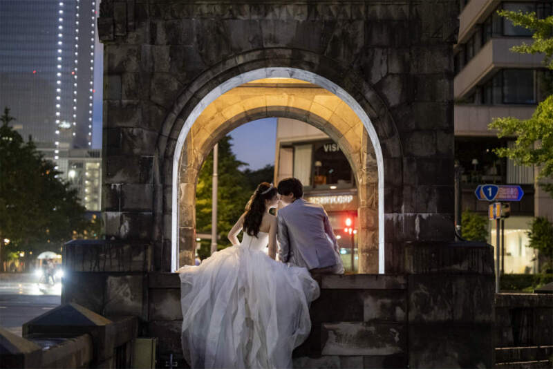 和田倉門でおふたりのバックショット♪