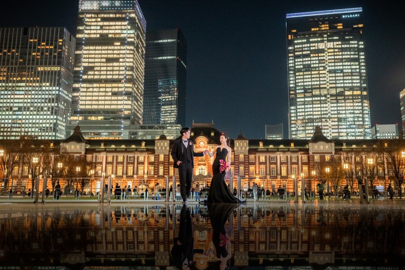 東京駅&times;ブラックドレス