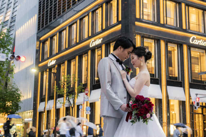 銀座カルティエ前でおでここつんショット♡