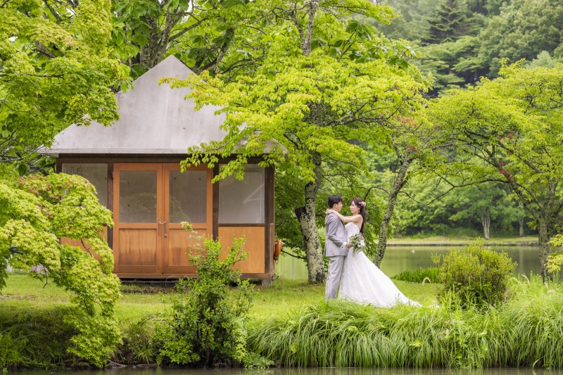 男性にとっても結婚は決して簡単なものじゃないからこそ、パートナーと歩む第二の人生への覚悟や決意を、胸を張って誇れる一枚として残してあげたいです。ただの記念写真ではなく想いを紡ぐカッコいいを形にします!