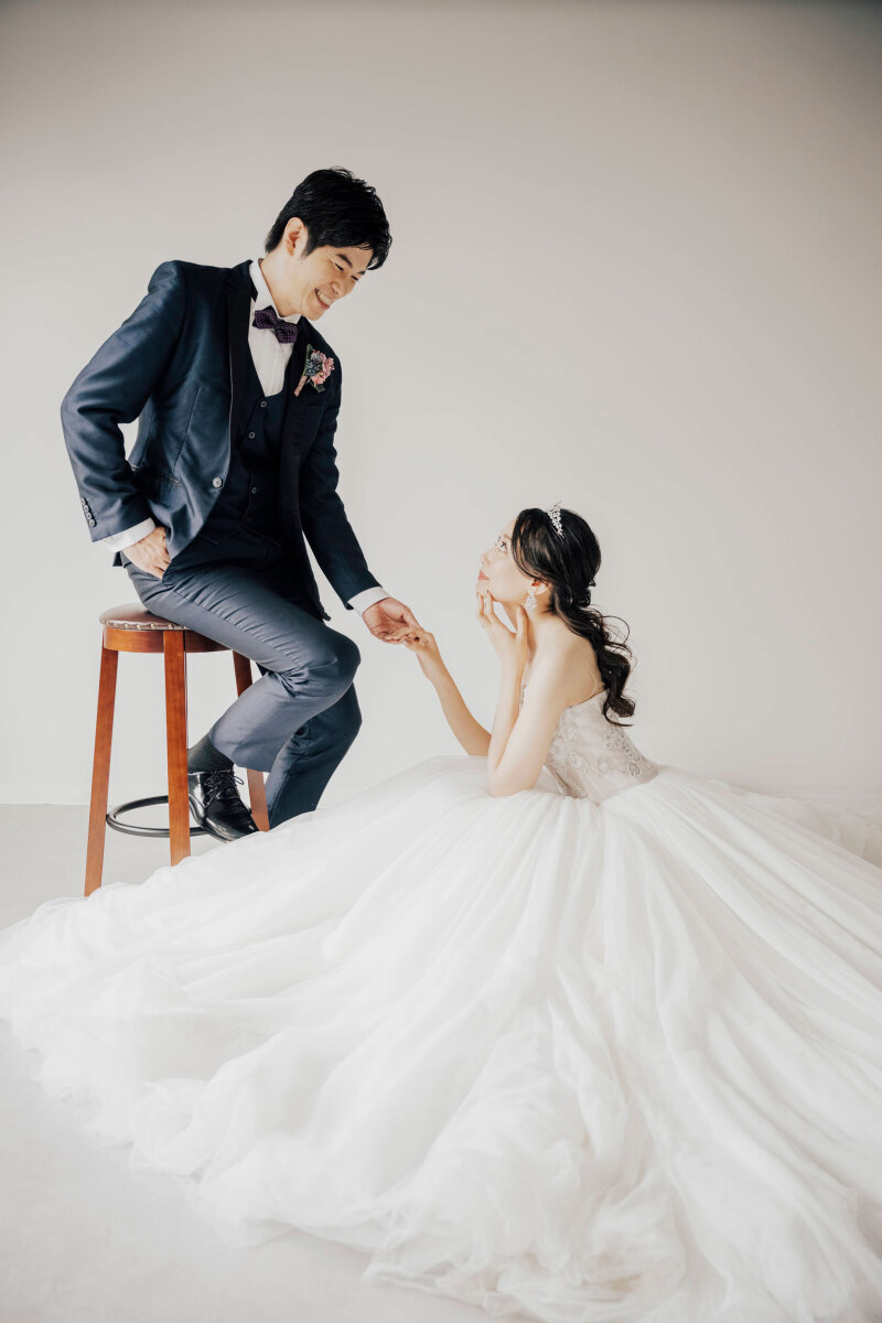 The Express Studio【撮影当日に即ご納品♩】スタジオ撮影 ⇒ 小顔・痩身・艶肌プレミアムレタッチ20枚付き☆