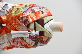 朱色（掛下：緑）半衿（百合）紫スタイル