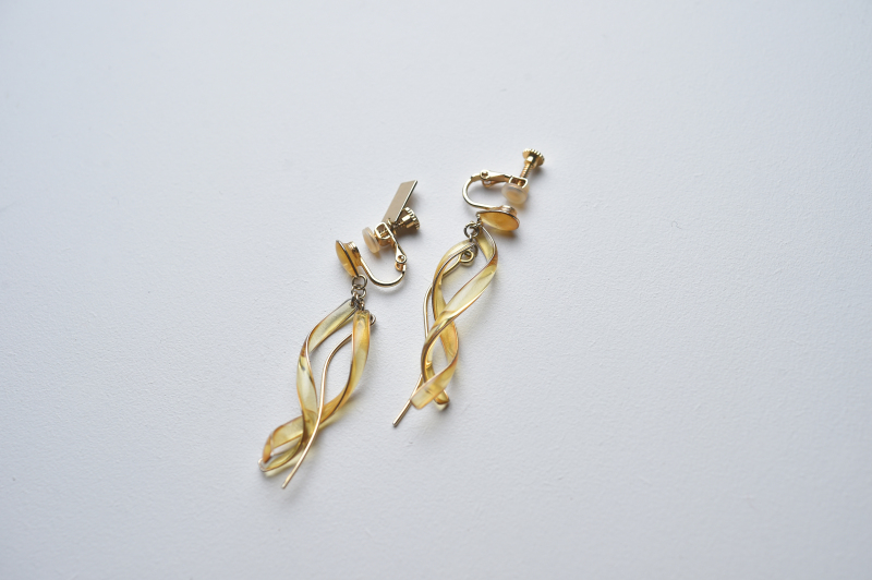 イヤリング（ゴールド）HINERI