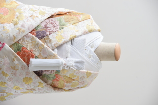 クリーム（掛下：白）半衿（百合）