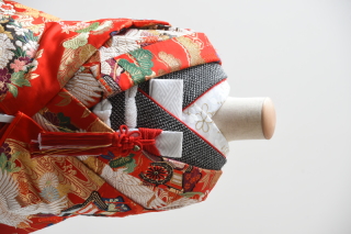 赤黒（掛下：黒）（半衿：梅）