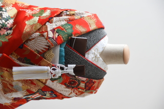 赤黒（掛下：黒）半衿（梅）帯白スタイル