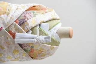 クリーム（掛下：緑）半衿（百合）