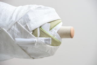 白無垢（掛下：緑）半衿（百合）