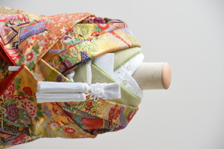 黄色（掛下：緑）半衿（百合）