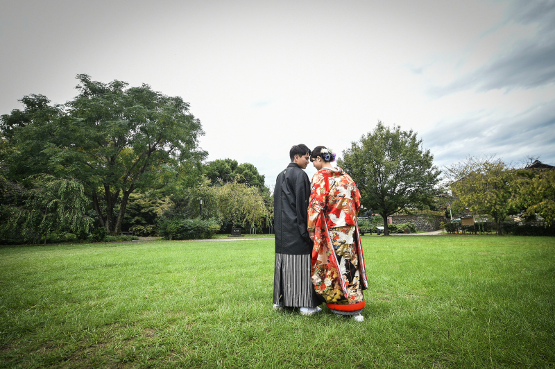 芝生でバックショット♡