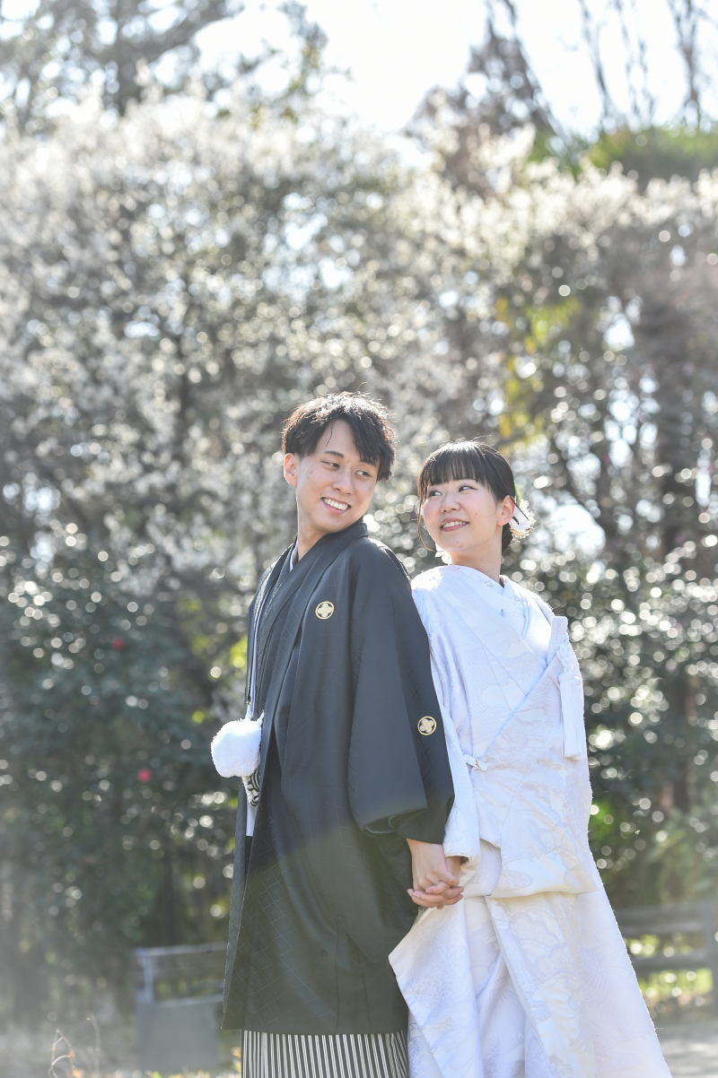 背中あわせショットです