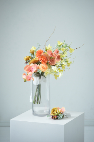 スワッグ(WHITE&Orange)&ブートニア