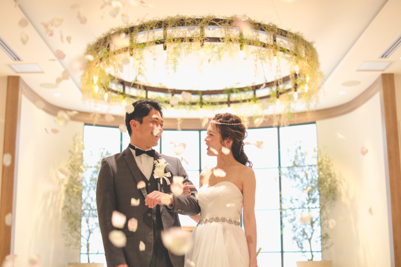 フラワーシャワーでお祝い