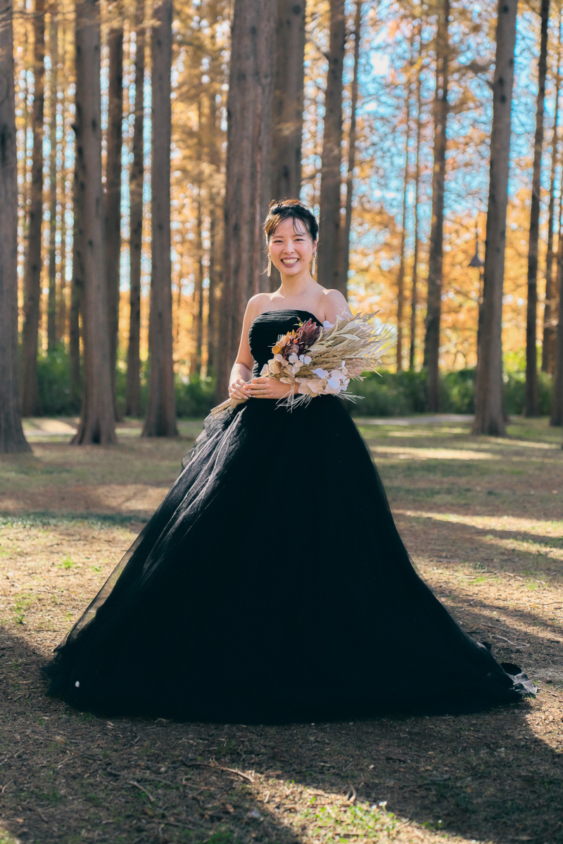 森の中で輝く花嫁ソロショット