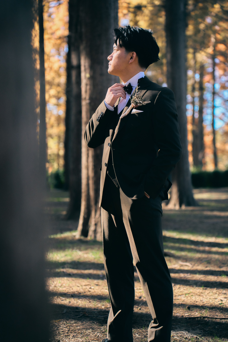 メタセコイアの森で新郎ソロカット