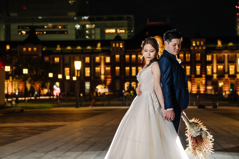 背中合わせでクールに