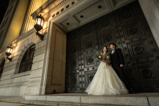 挙式会場前で前撮り