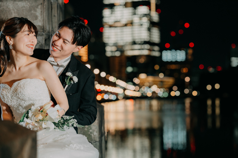 丸の内夜景に包まれるロマンチックポートレート
