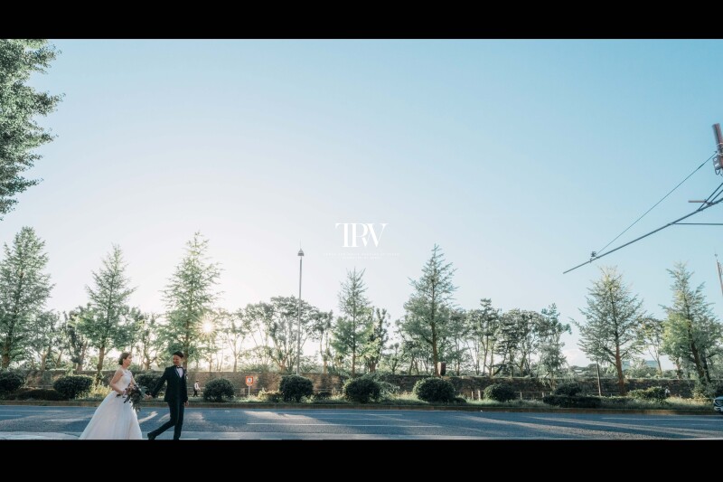 映画やドラマのような色合いに。