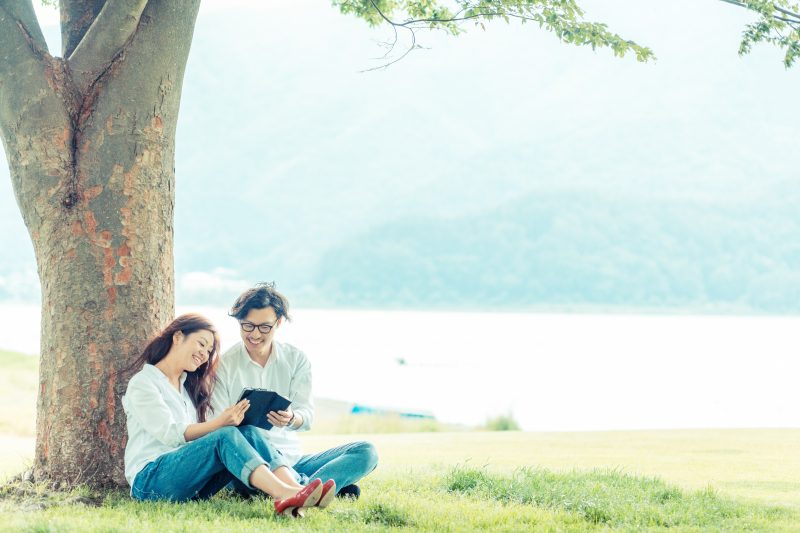 《エンゲージメントムービー》私服のお二人の自然な「今」を残す、自由度の高いオーダーメイドムービー《プレミアム撮影プラン》