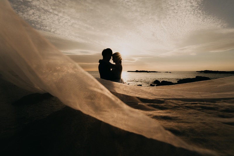 【ラスティックフォトプラン】岬のロケーションで叶えるナチュラル・ボヘミアンテイストのウェディングフォト&ムービー