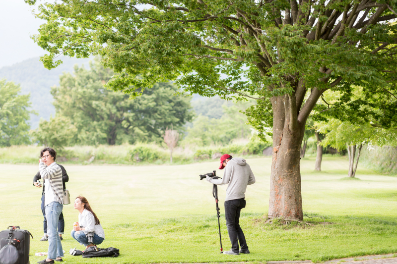 《エンゲージメントムービー》私服のお二人の自然な「今」を残す、自由度の高いオーダーメイドムービー。《スタンダード撮影プラン》