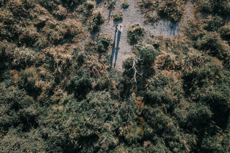 【ラスティックフォトプラン】岬のロケーションで叶えるナチュラル・ボヘミアンテイストのウェディングフォト&ムービー