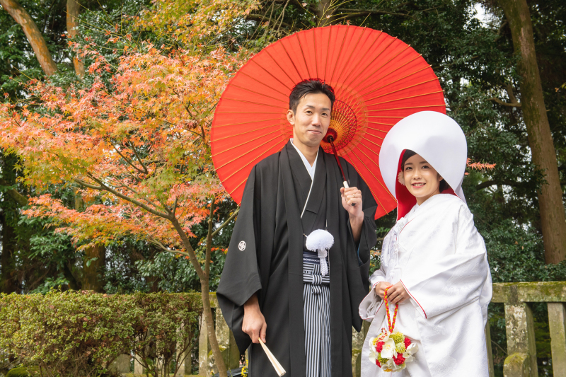 黒紋付袴 × 白無垢