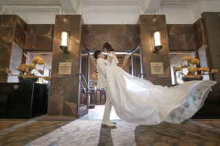 ロマンチックな館内で