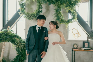 ウェディングドレスもカラードレスも