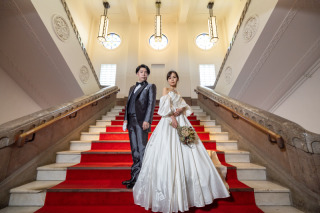 ウェディングドレスもカラードレスも