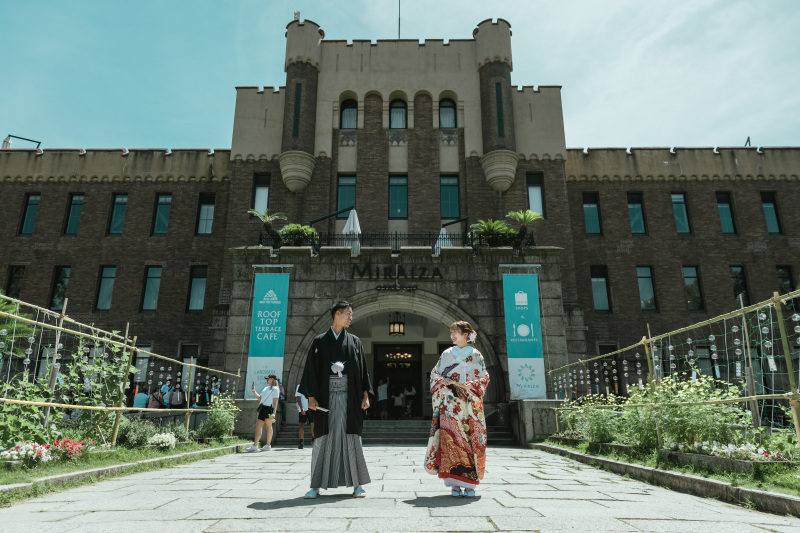 ミライザ大阪城を背景に
