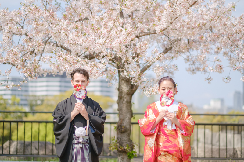 桜の木の下で