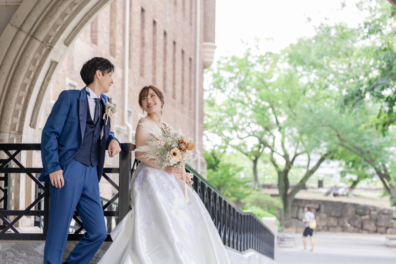 ウェディングドレスへ