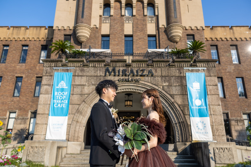 ミライザ大阪城の前で