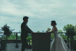 クラシカルな館内でコンパクトなフォトウェディング