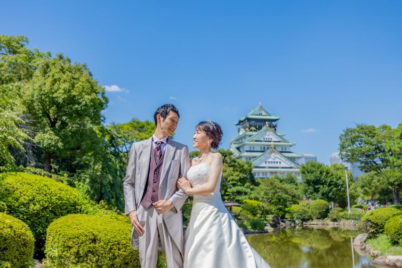 【洋装】大阪城周辺で天守閣をバックに撮影できる!豊富な衣装から選べるドレス2着タキシード2着プラン