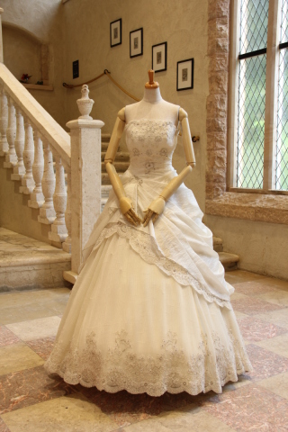 フラワーゴールドアイボリー