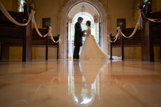 チャペルに合うこだわりのドレス＆タキシード