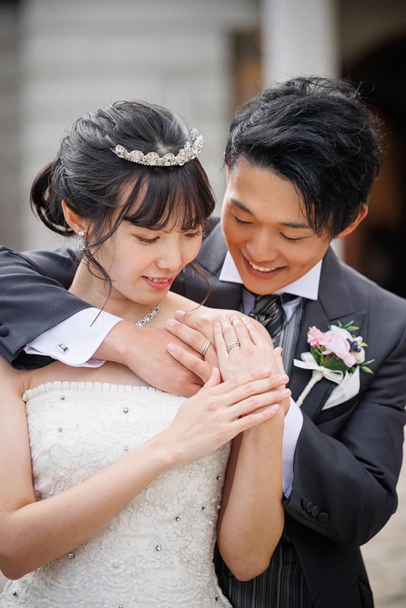 薬指に輝くのは・・・