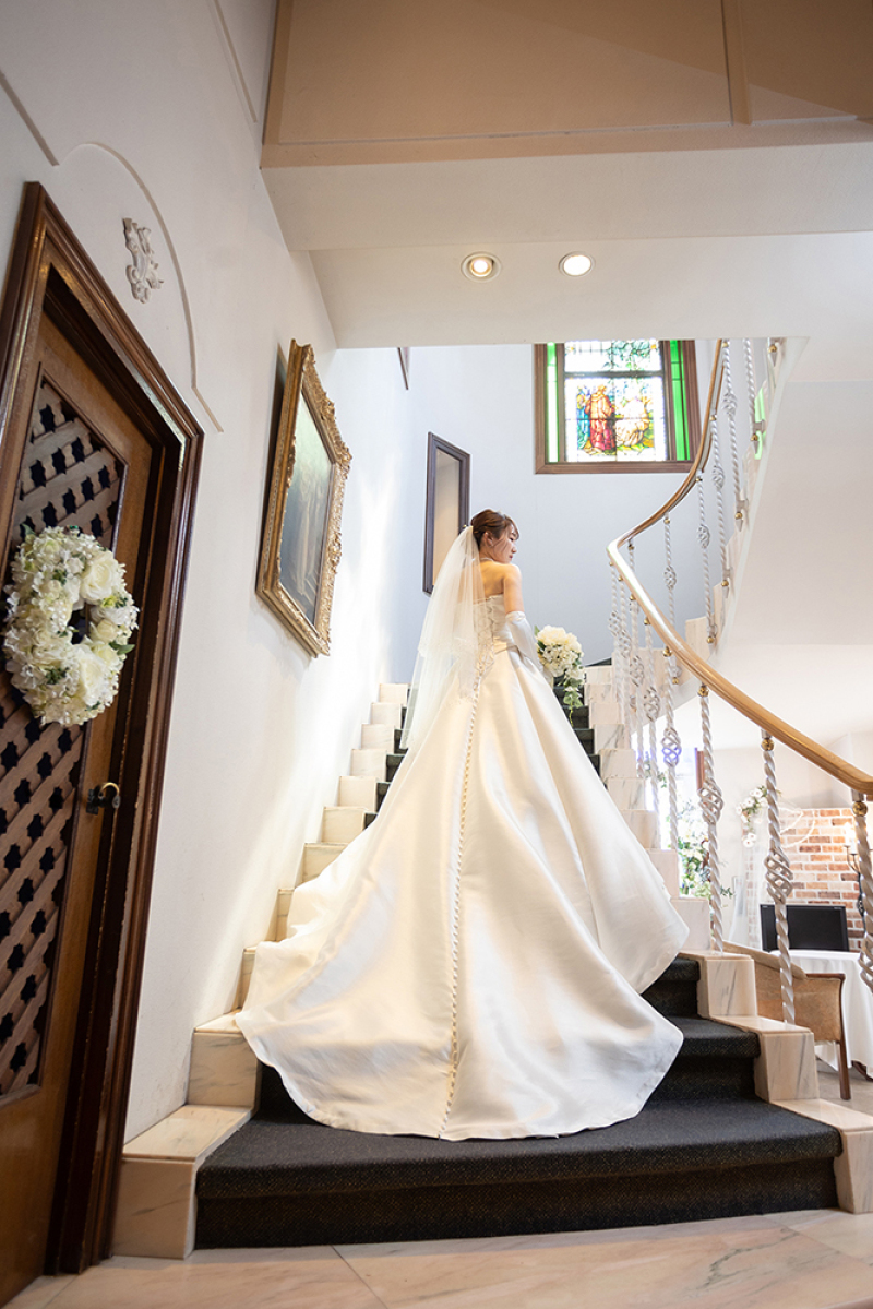 後ろ姿も美しく