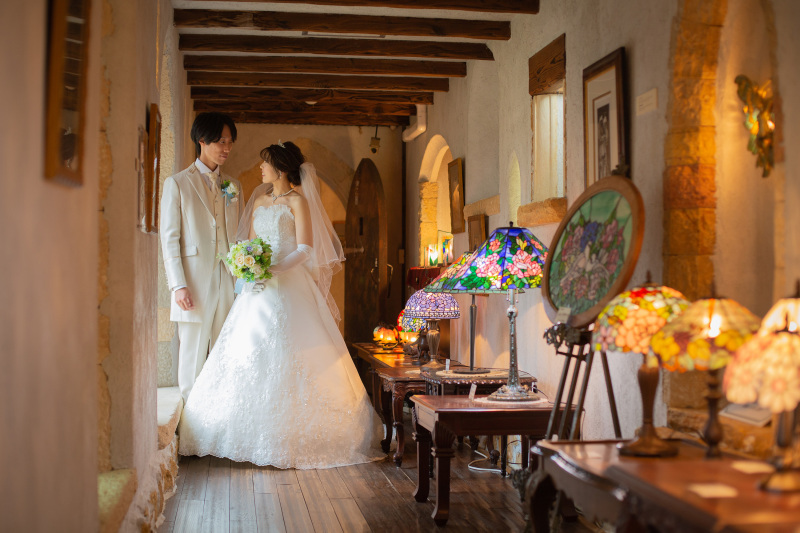 ランプの並んだ回廊で