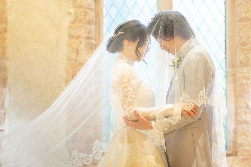 ベールに包まれて