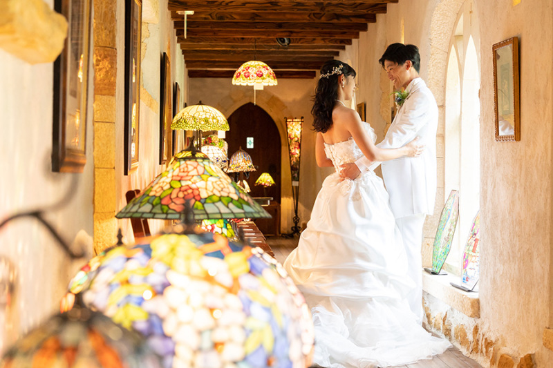 温かな光の包まれたフォトウェディング