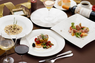 会食(リストランテ ラ・ヴィータ・エ・ベッラ)