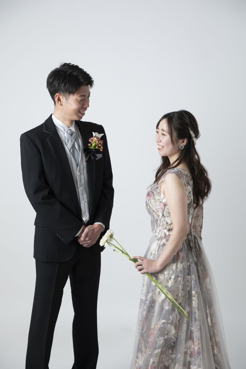 【洋装スタジオ】シンプルなスタジオ撮影プラン|60分撮影・全データ50カットお渡し|ヘアメイク・着付付き