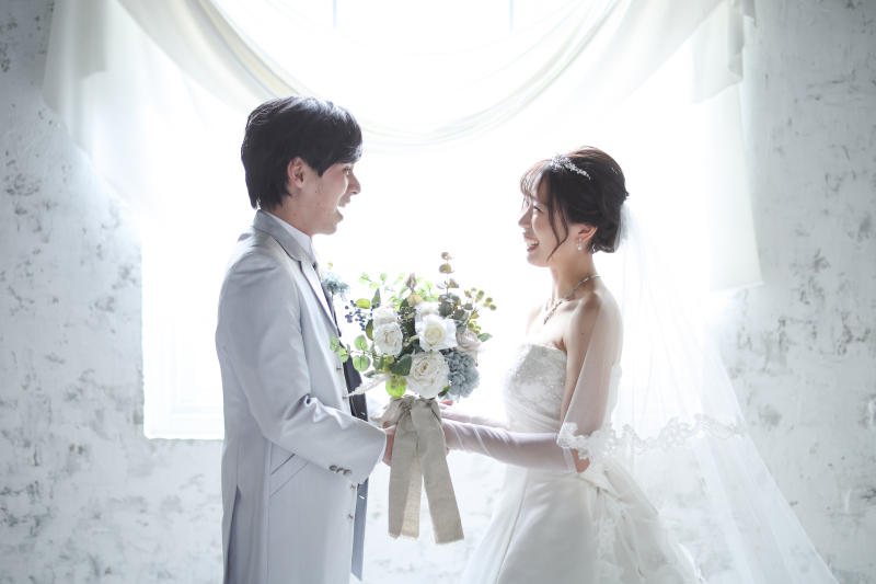 【洋装スタジオ】シンプルなスタジオ撮影プラン|60分撮影・全データ50カットお渡し|ヘアメイク・着付付き