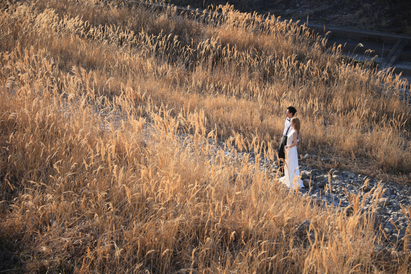【12月～2月撮影】石手川緑地公園◇おしゃれなお二人におすすめ！すすきフォト＜洋装1着＋データ100カット＞※ロケ地まで送迎代込
