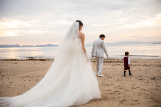 【1月末まで撮影限定】ファミリーロケキャンペーン◇ご家族での想い出に…<洋装1着+データ100カット+お子様お衣装付き>