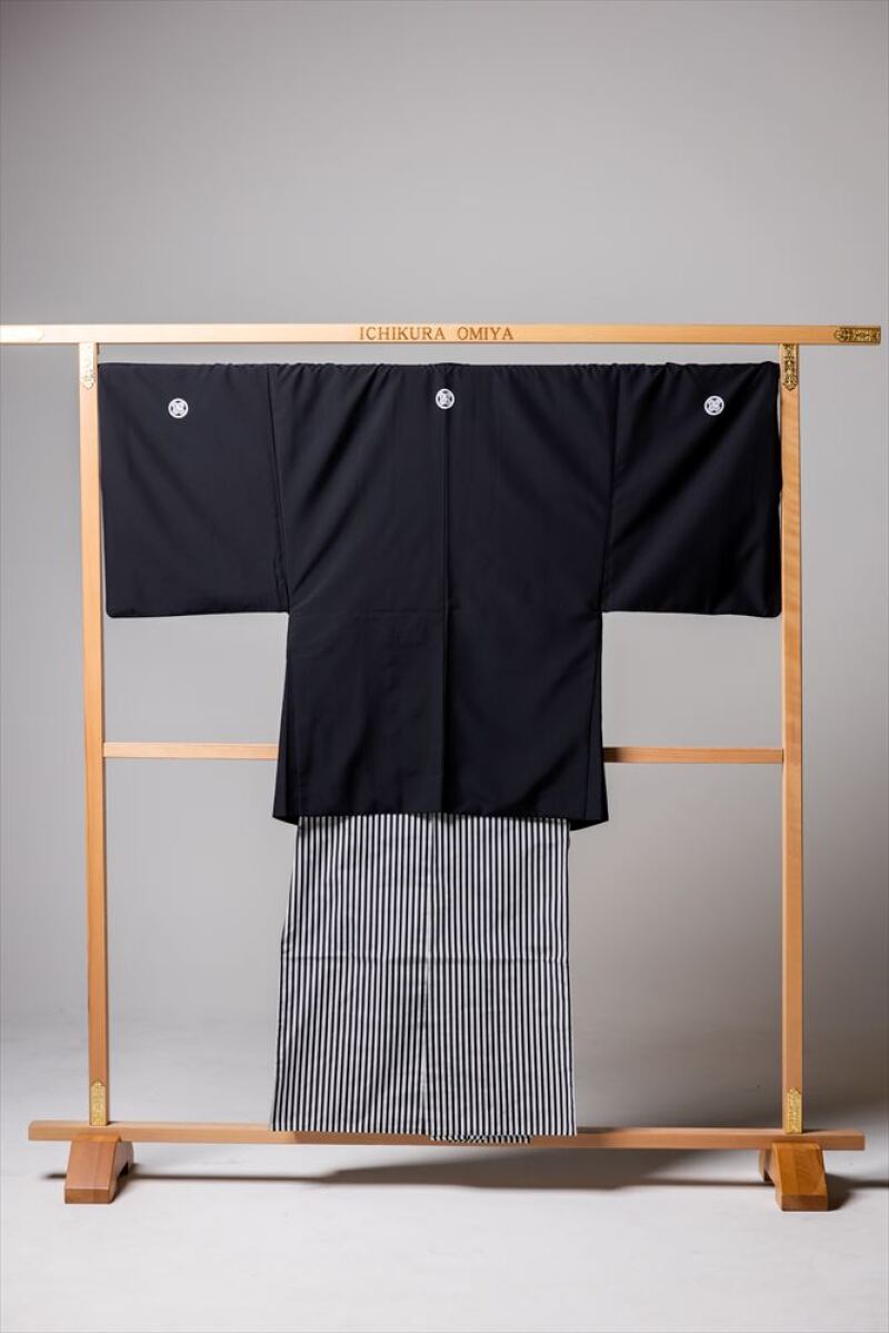 KM-106　黒紋付
